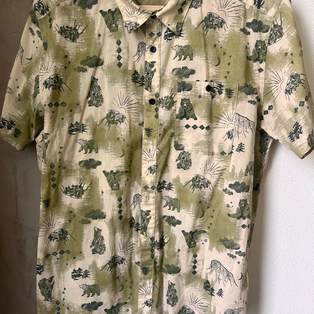 Patagonia Men's Short-Sleeve Button-Down in Olive Green and Cream Nature Print